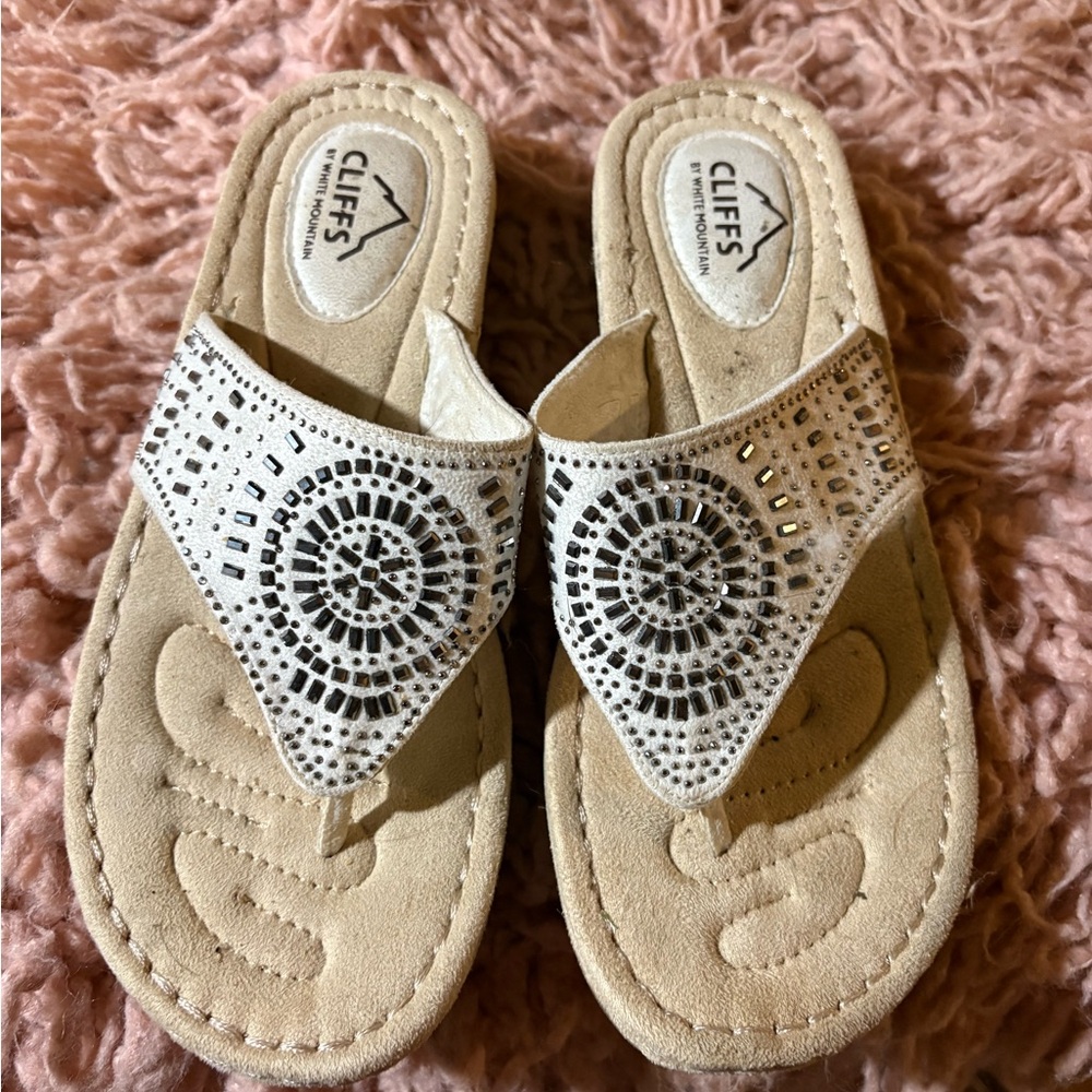 Cliffs by WHITE MOUNTAIN Tan Sandals Bohemian Thong